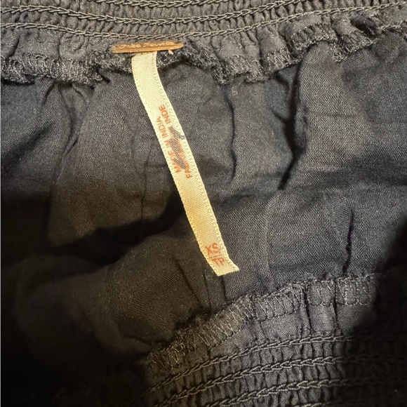 👗🌸‎ Free People Embroidered Off Shoulder Black Mini Dress / Top XS 🌸👗 - Picture 6 of 6